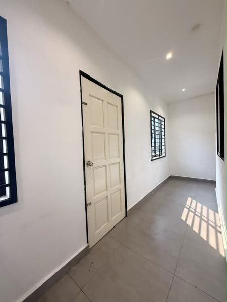 Rumah Teres 1-Tingkat untuk Disewa di Taman Putri Kulai (Kulai) - Thea Lai - Corridor - PropertyGuru.com.my