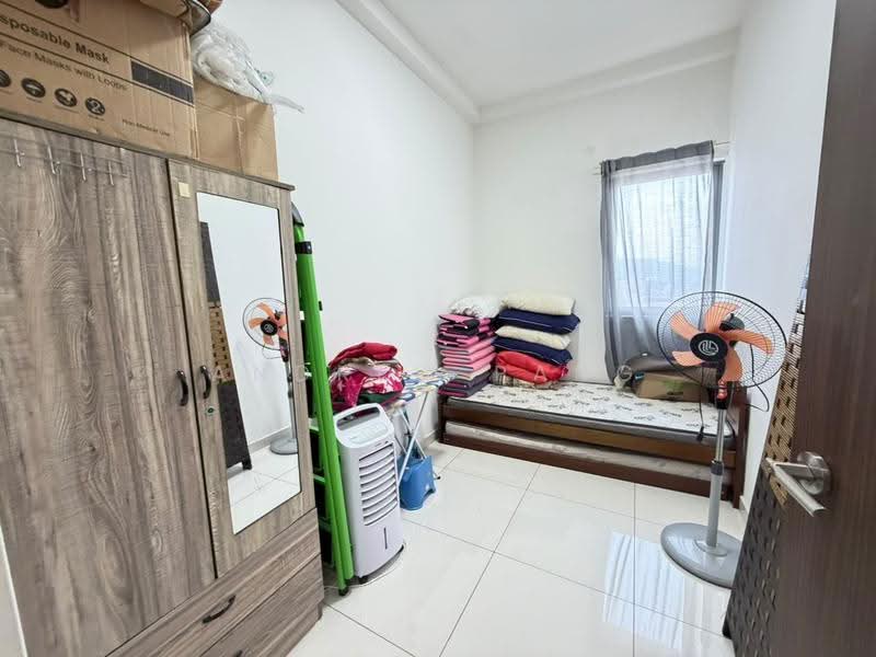 Kediaman Servis untuk Dijual di Seasons Garden Residences - Andrew Pang - Bedroom - PropertyGuru.com.my