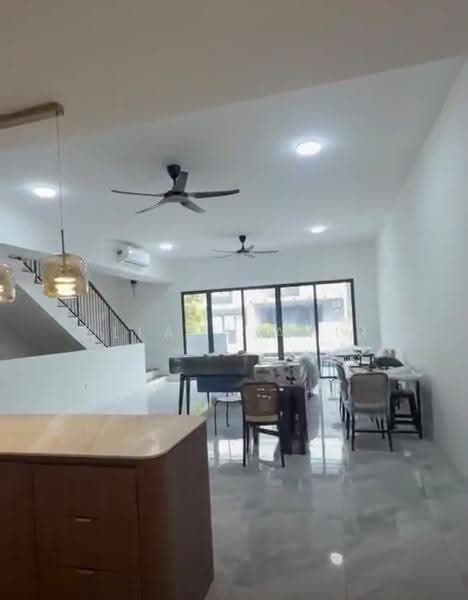 Rumah Teres untuk Disewa di Taman Melawati (Ulu Kelang) - Allana Amir - Living Room - PropertyGuru.com.my