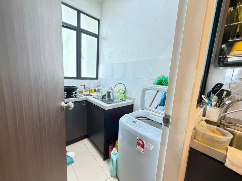Kediaman Servis untuk Dijual di Seasons Garden Residences - Andrew Pang - Kitchen - PropertyGuru.com.my