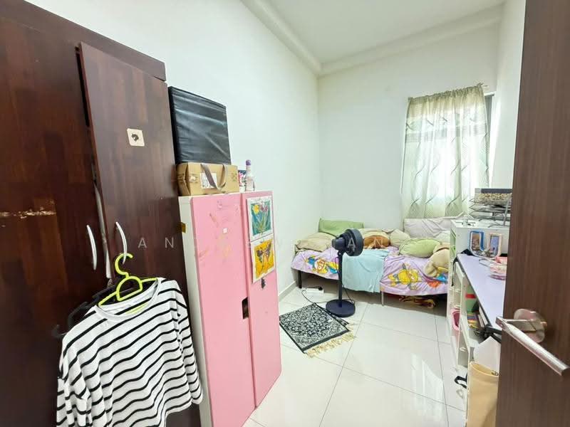 Kediaman Servis untuk Dijual di Seasons Garden Residences - Andrew Pang - Bedroom - PropertyGuru.com.my