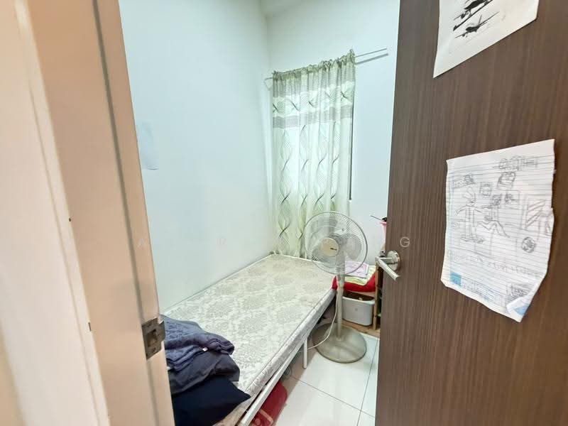 Kediaman Servis untuk Dijual di Seasons Garden Residences - Andrew Pang - Bedroom - PropertyGuru.com.my