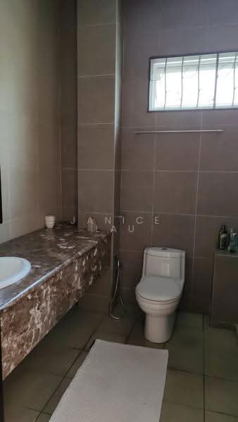 Bungalow House for Sale in Taman Villa Heights (Kajang) - Janice Lau - Bathroom - PropertyGuru.com.my