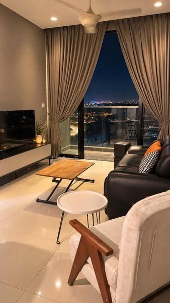 Kediaman Servis untuk Dijual di D'Pristine - Jasper Gwee - Living Room - PropertyGuru.com.my