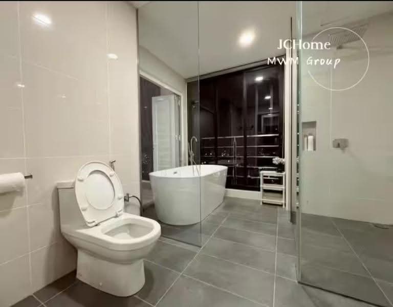 Kediaman Servis untuk Dijual di Southkey Mosaic - Nico Chong - Bathroom - PropertyGuru.com.my