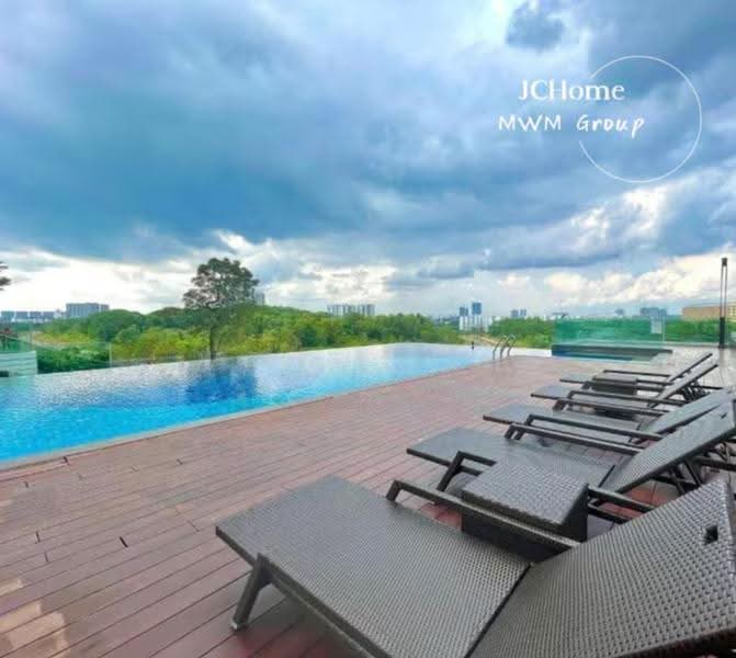 Kediaman Servis untuk Dijual di Southkey Mosaic - Nico Chong - Pool - PropertyGuru.com.my