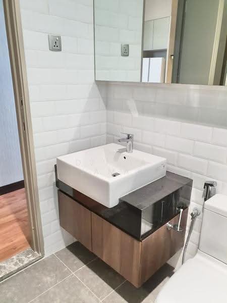 Service Residence for Sale at Serviced Residence @ Shaftsbury Putrajaya - DJULIA JAMAL - Bathroom - PropertyGuru.com.my