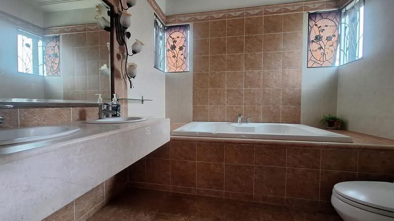 Bungalow House for Sale in Seputeh (Kuala Lumpur) - SY Yen - Bathroom - PropertyGuru.com.my