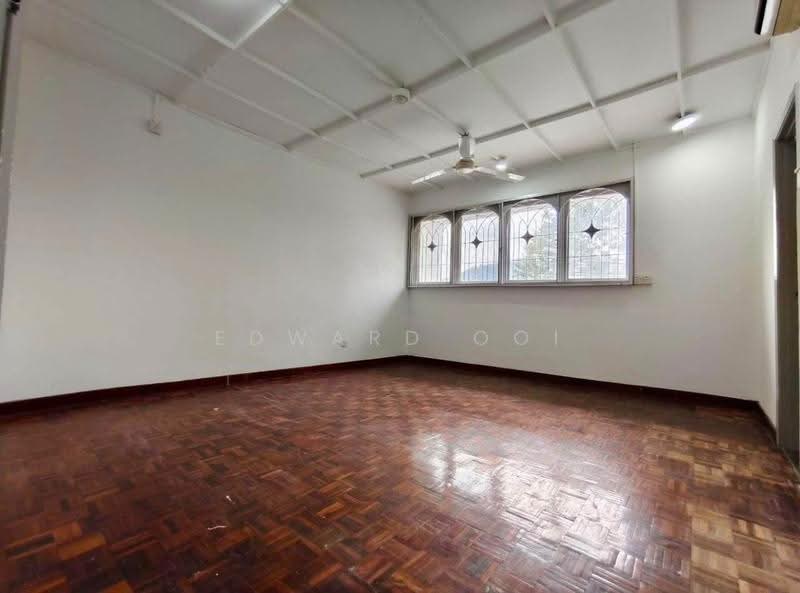 Rumah Teres 2-Tingkat untuk Dijual di Taman Bukit Indah (Ulu Kelang) - Edward Ooi - Living Room - PropertyGuru.com.my