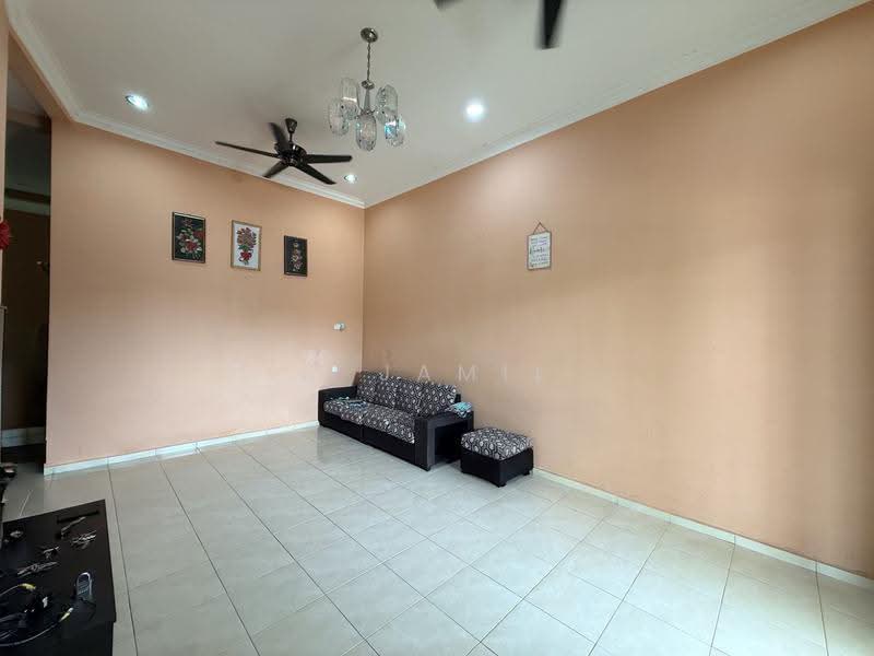 Semi-Detached House for Rent in Kampung Parit Raja (Muar) - M Jamil Ali - Living Room - PropertyGuru.com.my