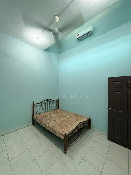 Semi-Detached House for Rent in Kampung Parit Raja (Muar) - M Jamil Ali - Bedroom - PropertyGuru.com.my
