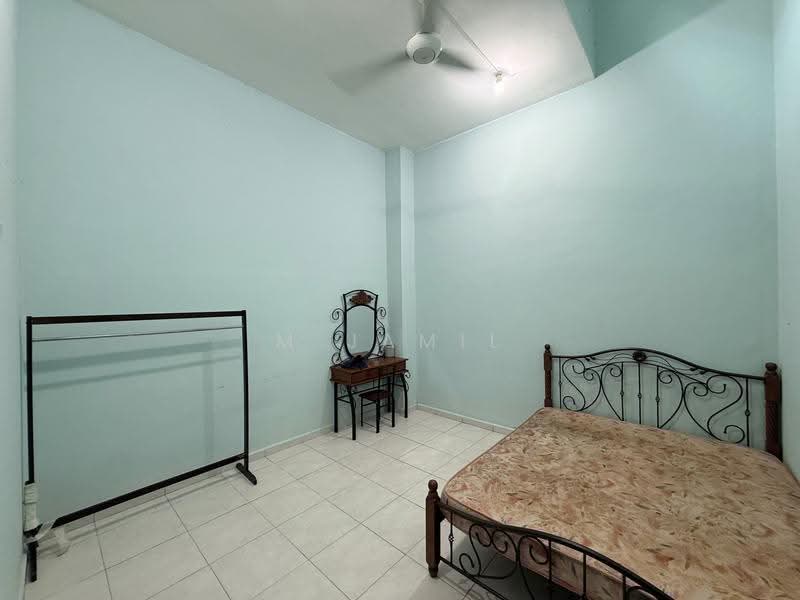Semi-Detached House for Rent in Kampung Parit Raja (Muar) - M Jamil Ali - Bedroom - PropertyGuru.com.my