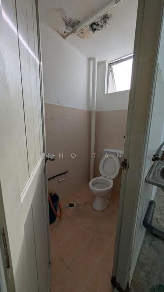 Shop / Office for Rent in Kuching (Sarawak) - Jeno Tan - Bathroom - PropertyGuru.com.my