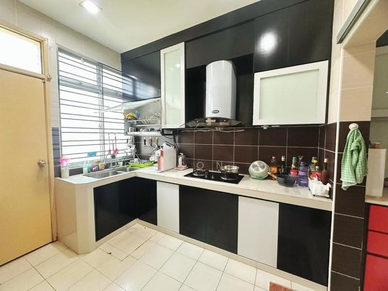 2-storey Terraced House for Sale in Taman Bestari Indah (Ulu Tiram) - Carson . - Kitchen - PropertyGuru.com.my