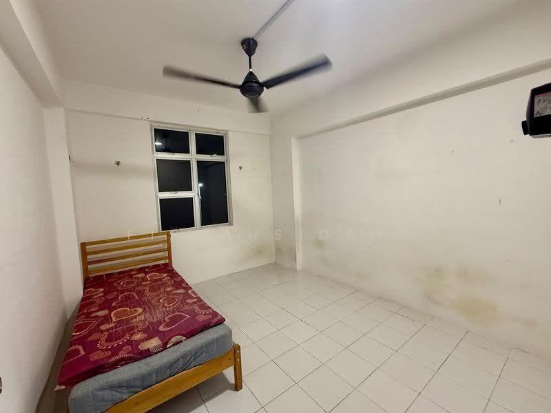 Pangsapuri untuk Disewa di Pangsapuri Pulai Mutiara - Firdaus Dauz - Bedroom - PropertyGuru.com.my