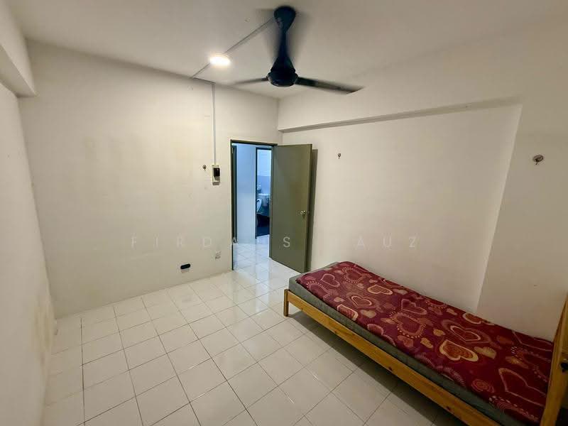 Pangsapuri untuk Disewa di Pangsapuri Pulai Mutiara - Firdaus Dauz - Bedroom - PropertyGuru.com.my