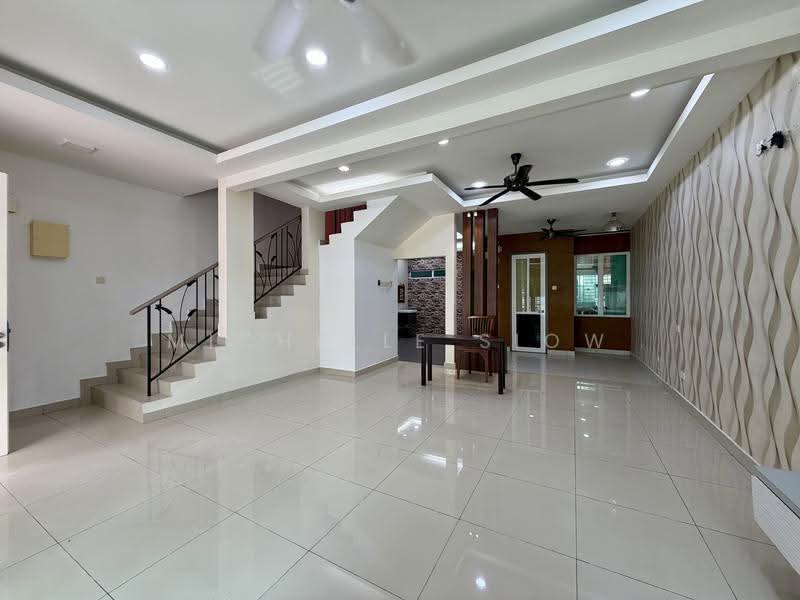 Rumah Teres 2-Tingkat untuk Dijual di Bandar Tun Hussein Onn (Cheras) - Michelle Siow - Living Room - PropertyGuru.com.my