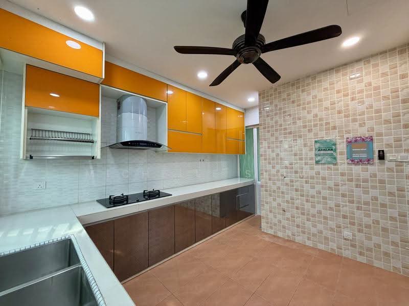 Rumah Teres 2-Tingkat untuk Dijual di Bandar Tun Hussein Onn (Cheras) - Michelle Siow - Kitchen - PropertyGuru.com.my