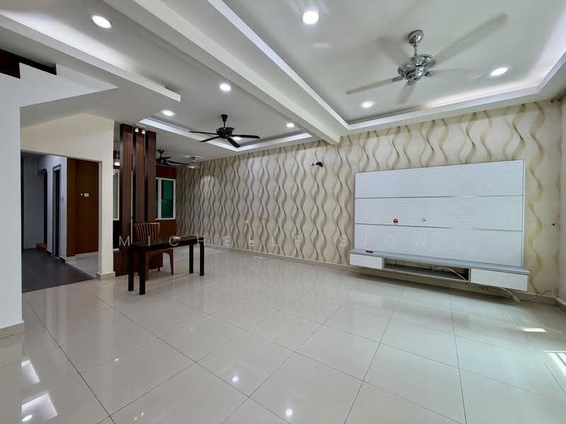 Rumah Teres 2-Tingkat untuk Dijual di Bandar Tun Hussein Onn (Cheras) - Michelle Siow - Living Room - PropertyGuru.com.my