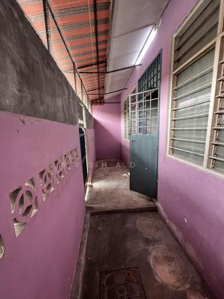 Rumah Teres 1-Tingkat untuk Dijual di Taman Perling (Perling) - Arshad . - Corridor - PropertyGuru.com.my