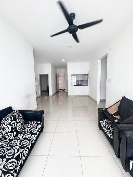 Kediaman Servis untuk Dijual di Seasons Amara Larkin - Carson . - Living Room - PropertyGuru.com.my