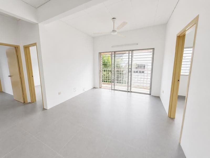 Semi-Detached House for Sale in Bandar Putra Permai (Seri Kembangan) - Sky Lim - Living Room - PropertyGuru.com.my