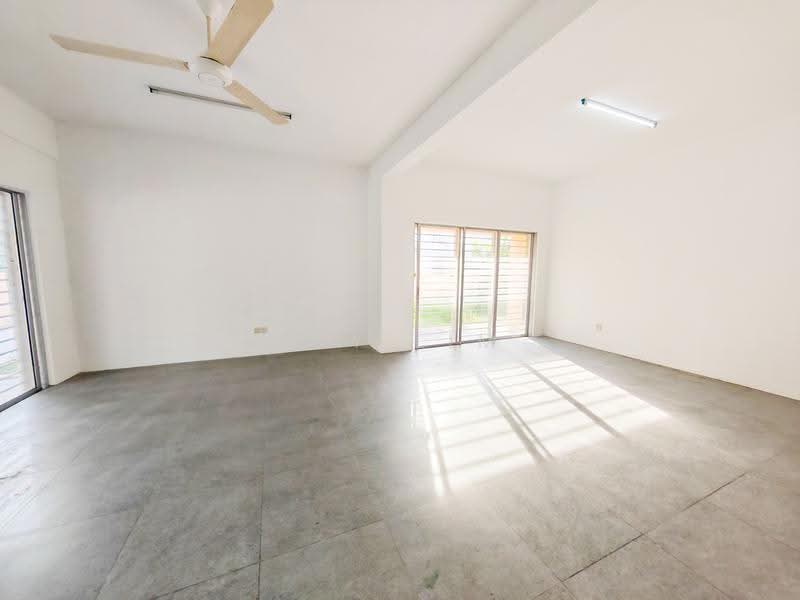 Semi-Detached House for Sale in Bandar Putra Permai (Seri Kembangan) - Sky Lim - Interior - PropertyGuru.com.my