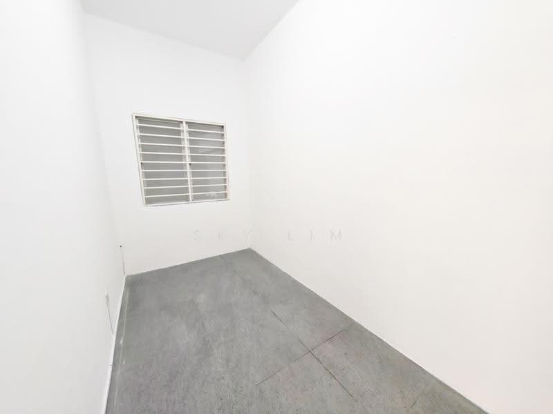 Semi-Detached House for Sale in Bandar Putra Permai (Seri Kembangan) - Sky Lim - Interior - PropertyGuru.com.my
