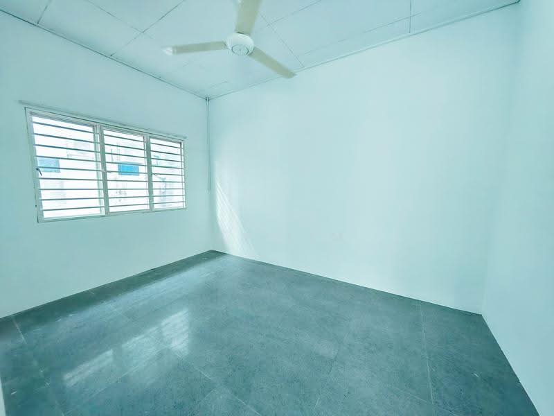 Semi-Detached House for Sale in Bandar Putra Permai (Seri Kembangan) - Sky Lim - Interior - PropertyGuru.com.my