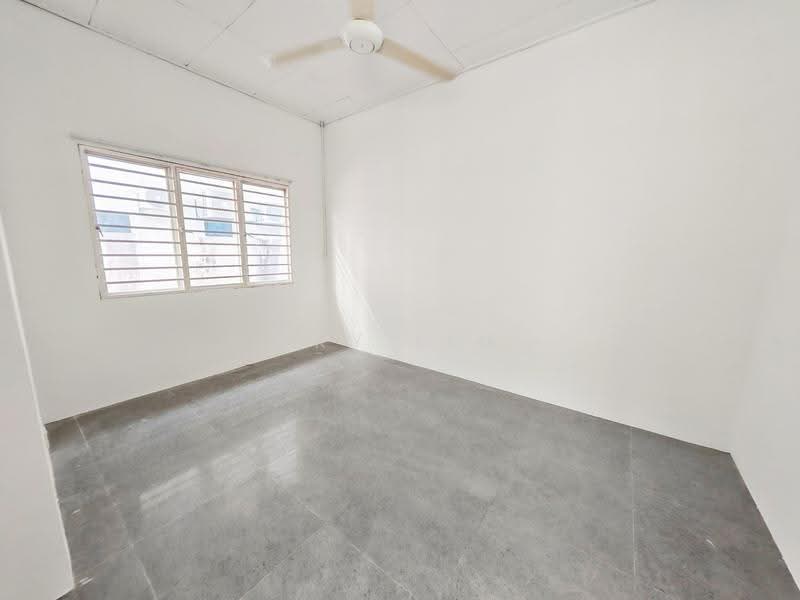 Semi-Detached House for Sale in Bandar Putra Permai (Seri Kembangan) - Sky Lim - Interior - PropertyGuru.com.my