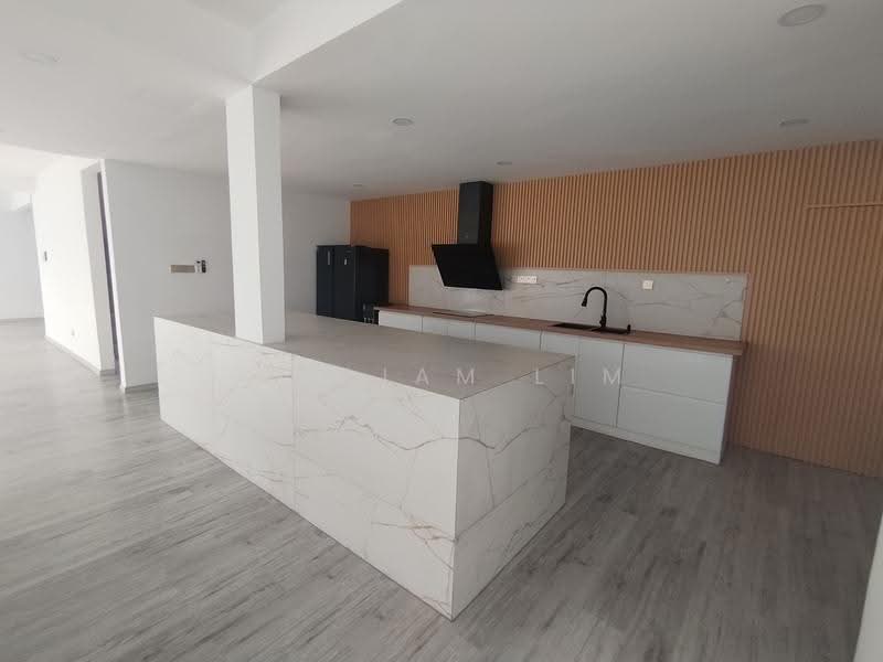 Semi-Detached House for Sale in Taman United (Jalan Klang Lama (Old Klang Road)) - William Lim - Kitchen - PropertyGuru.com.my