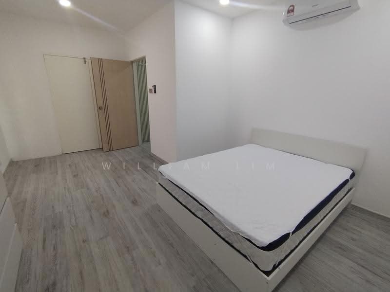 Semi-Detached House for Sale in Taman United (Jalan Klang Lama (Old Klang Road)) - William Lim - Bedroom - PropertyGuru.com.my