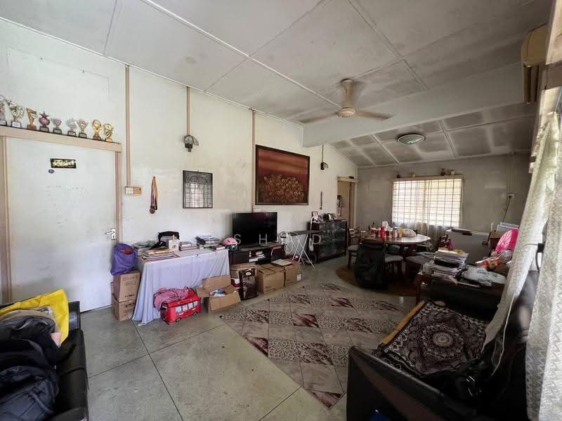 Bungalow House untuk Dijual di Larkin (Johor Bahru) - Arshad . - Living Room - PropertyGuru.com.my