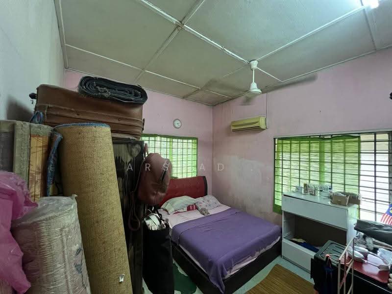 Bungalow House untuk Dijual di Larkin (Johor Bahru) - Arshad . - Bedroom - PropertyGuru.com.my