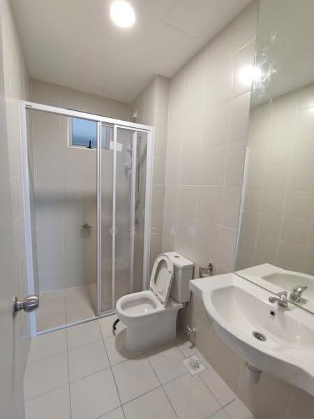 Service Residence for Rent at Meridin Bayvue Serviced Apartment - Oscar Wong - Bathroom - PropertyGuru.com.my