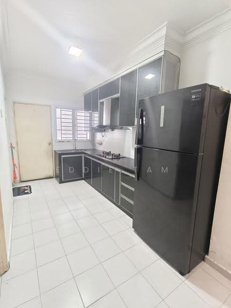 2-storey Terraced House for Sale in Bandar Seri Alam (Masai) - Eddie Tam - Kitchen - PropertyGuru.com.my