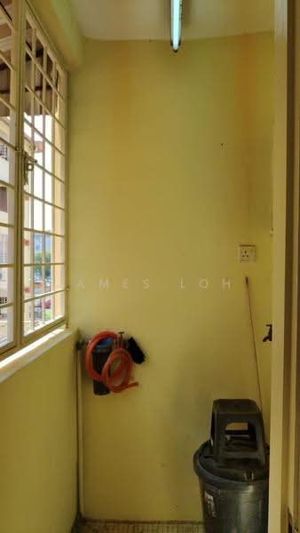Pangsapuri untuk Disewa di Subang Perdana Goodyear Court 3 - James Loh - Balcony - PropertyGuru.com.my