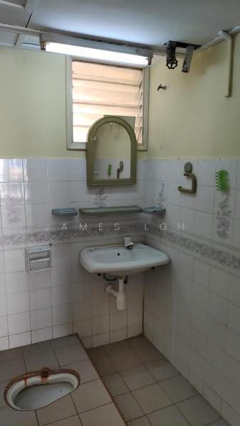 Pangsapuri untuk Disewa di Subang Perdana Goodyear Court 3 - James Loh - Bathroom - PropertyGuru.com.my
