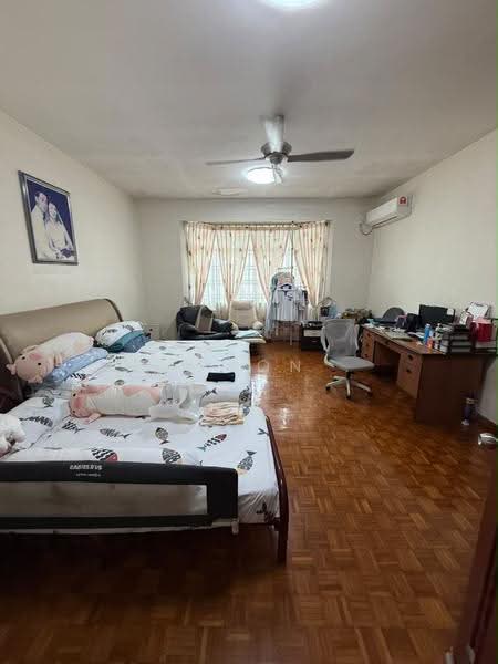 Rumah Teres 2-Tingkat untuk Dijual di Taman Gaya (Ulu Tiram) - Carson . - Bedroom - PropertyGuru.com.my