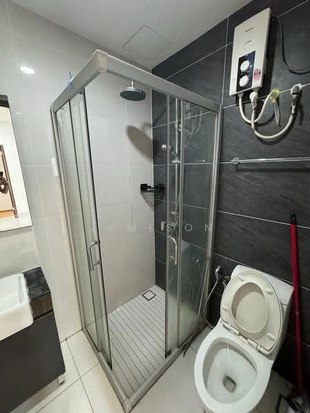Condominium for Rent at Bay Point @ Country Garden Danga Bay - Jameson Choo - Bathroom - PropertyGuru.com.my