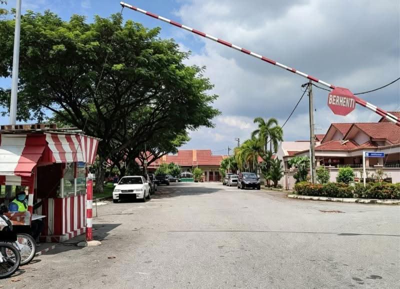 Rumah Berkembar untuk Dijual di Taman Mutiara Bukit Raja 2 (Kapar) - Rashidah Juremi - Exterior - PropertyGuru.com.my