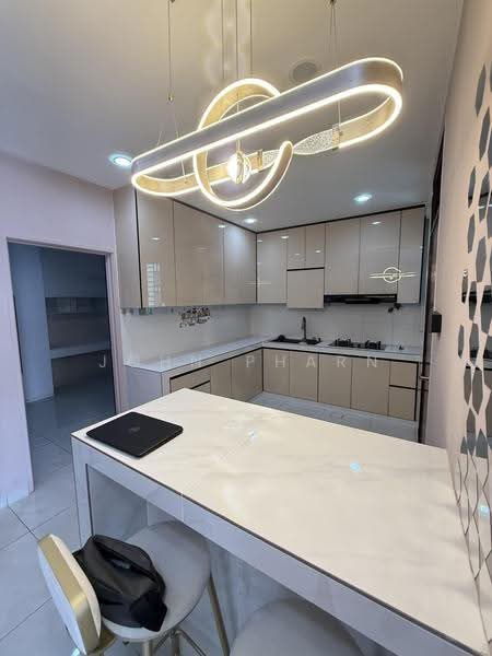Kediaman Servis untuk Dijual di Sky Peak Residences - John Pharn - Kitchen - PropertyGuru.com.my