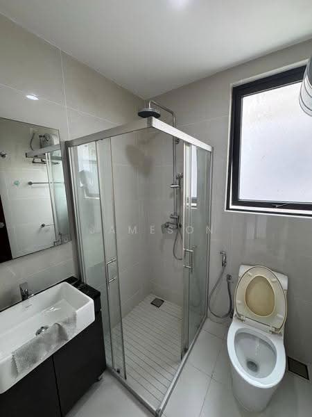 Condominium for Rent at Amberside @ Country Garden Danga Bay - Jameson Choo - Bathroom - PropertyGuru.com.my