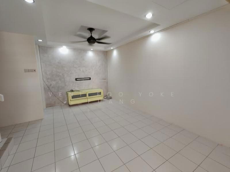 Rumah Teres 2-Tingkat untuk Dijual di Setia Alam (Selangor) - Veni Foo Yoke Fuang - Living Room - PropertyGuru.com.my