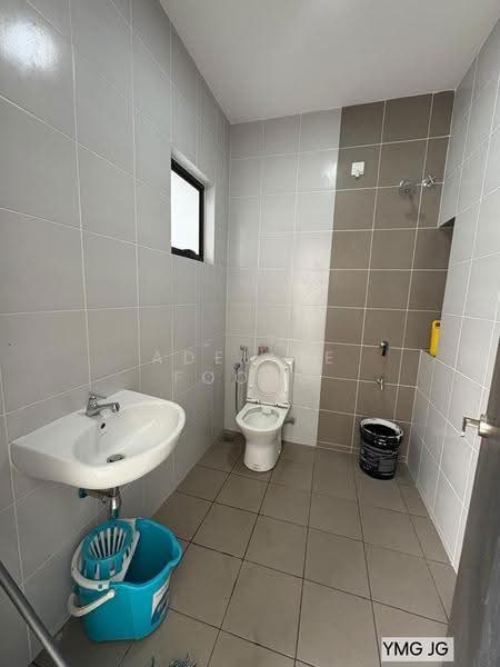 Rumah Teres 2-Tingkat untuk Disewa di Bandar Bukit Raja (Klang) - Adeline Foong - Bathroom - PropertyGuru.com.my