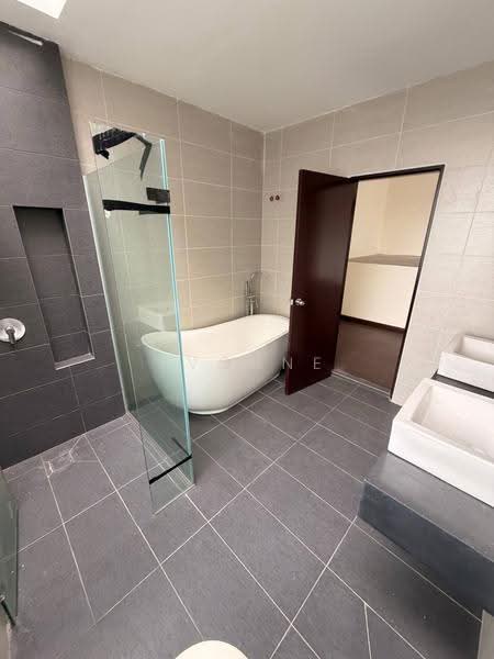 Rumah Berkembar untuk Dijual di Johor Bahru (Johor) - Yvonne Lim - Bathroom - PropertyGuru.com.my