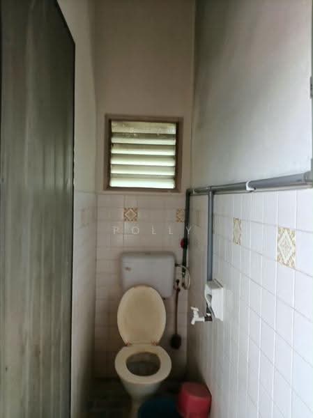 Rumah Bandar untuk Disewa di Kampung Cheras Baru (Ampang) - Polly Lew - Bathroom - PropertyGuru.com.my