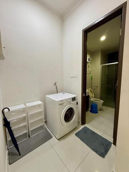 Condominium for Rent at Amberside @ Country Garden Danga Bay - Julia Tan - Bathroom - PropertyGuru.com.my