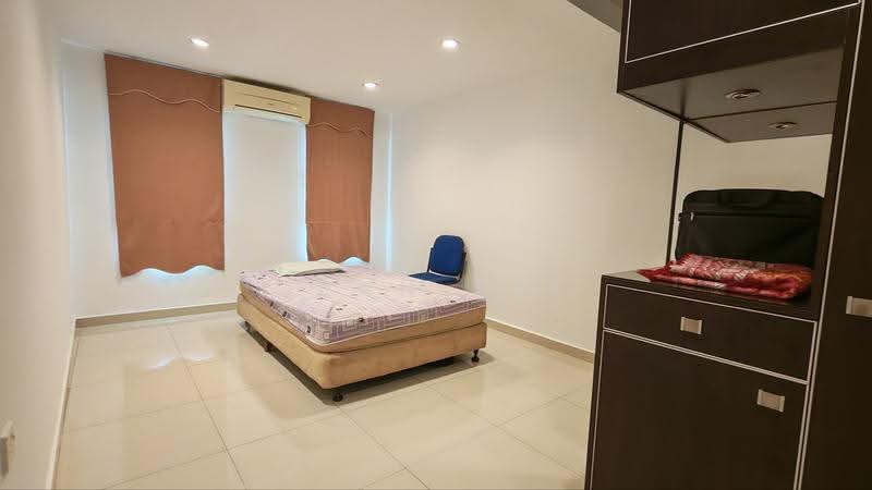 2-storey Terraced House for Sale in Taman Pelangi (Ipoh) - Ivan Tai - Bedroom - PropertyGuru.com.my