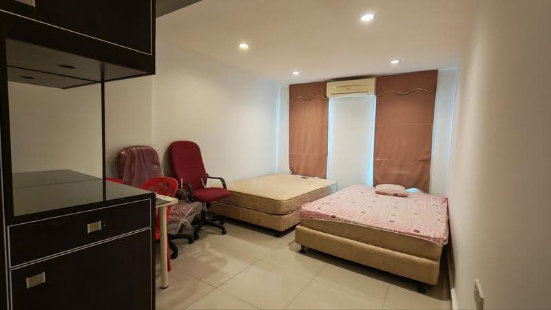 2-storey Terraced House for Sale in Taman Pelangi (Ipoh) - Ivan Tai - Bedroom - PropertyGuru.com.my